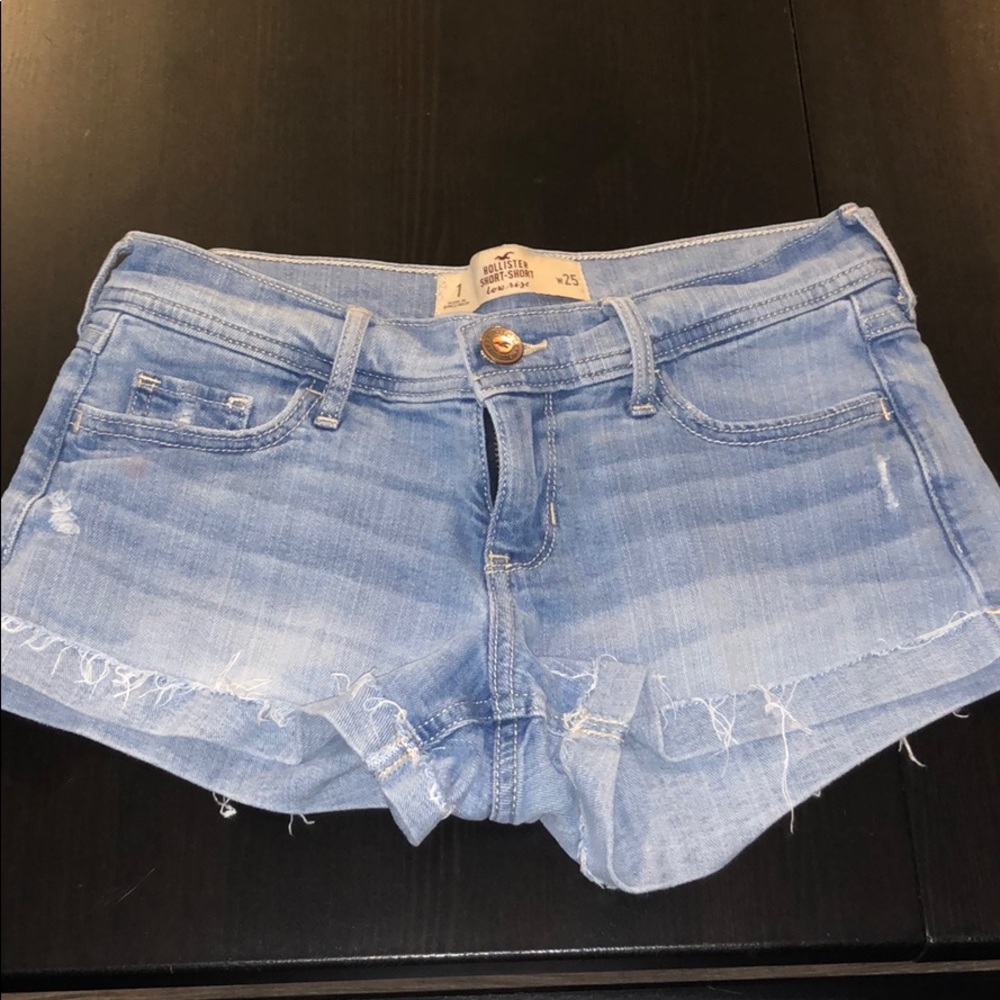 Hollister Low-Rise Short Shorts